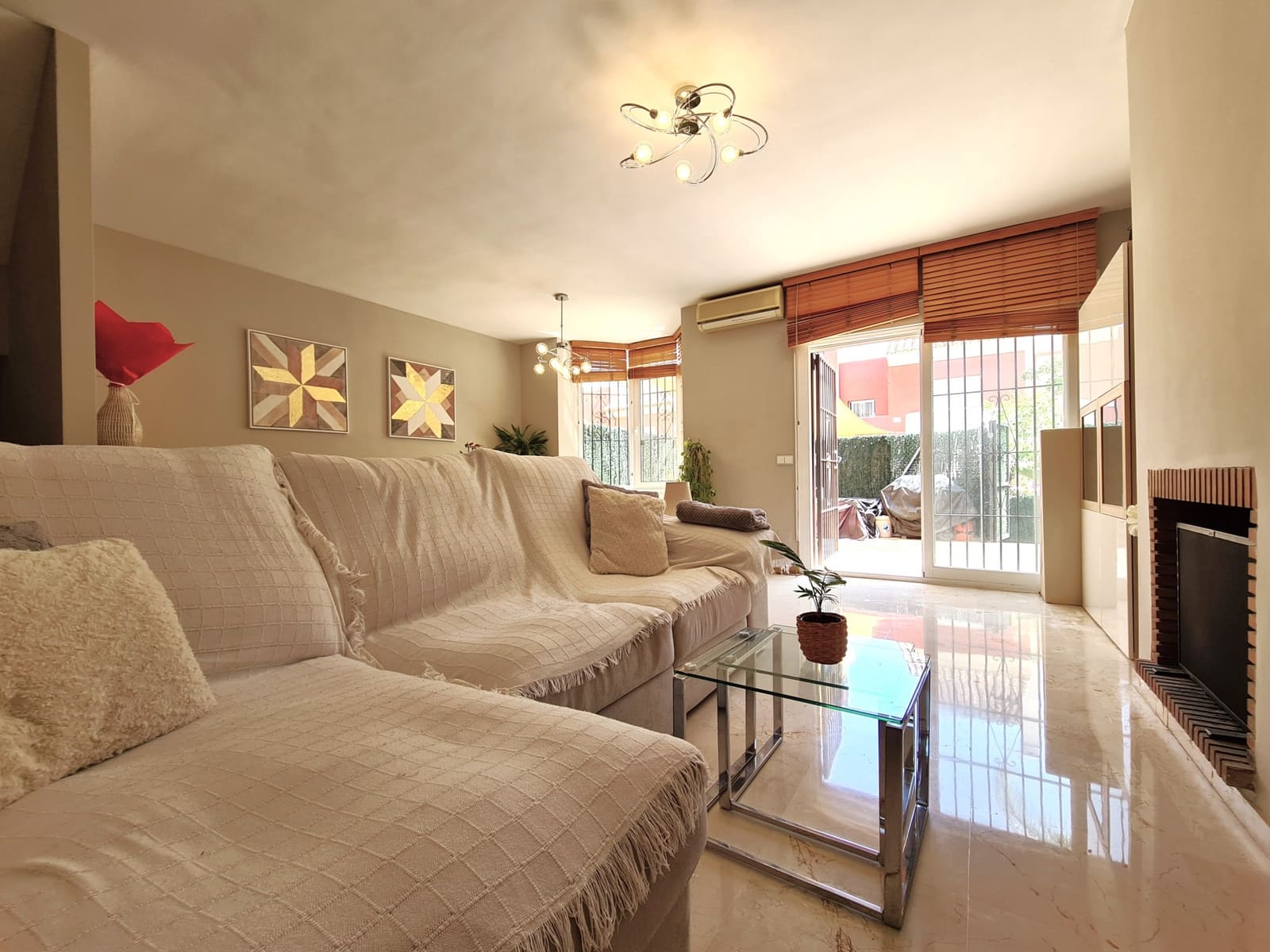 3 soveværelse Byhus til salg i New Golden Mile med swimmingpool garage - € 555.000 (Ref: 9171343)