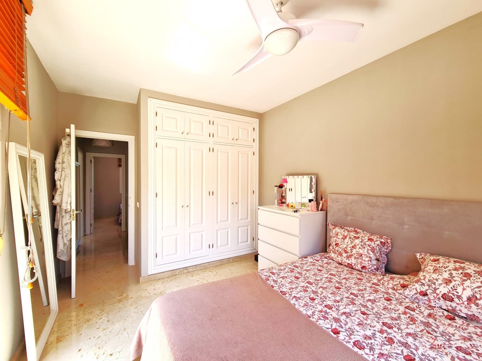 3 soveværelse Byhus til salg i New Golden Mile med swimmingpool garage - € 555.000 (Ref: 9171343)