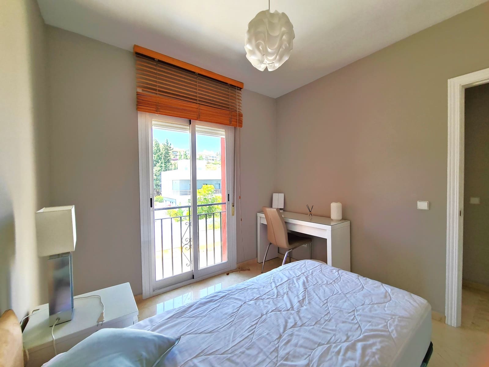 3 soveværelse Byhus til salg i New Golden Mile med swimmingpool garage - € 555.000 (Ref: 9171343)