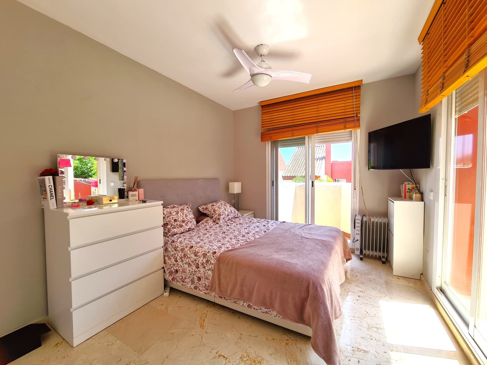 3 quarto Casa em Banda para venda em New Golden Mile com piscina garagem - 540 000 € (Ref: 9171343)