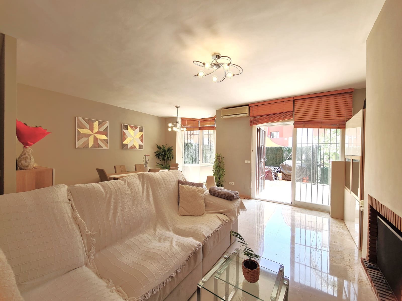 3 quarto Casa em Banda para venda em New Golden Mile com piscina garagem - 540 000 € (Ref: 9171343)
