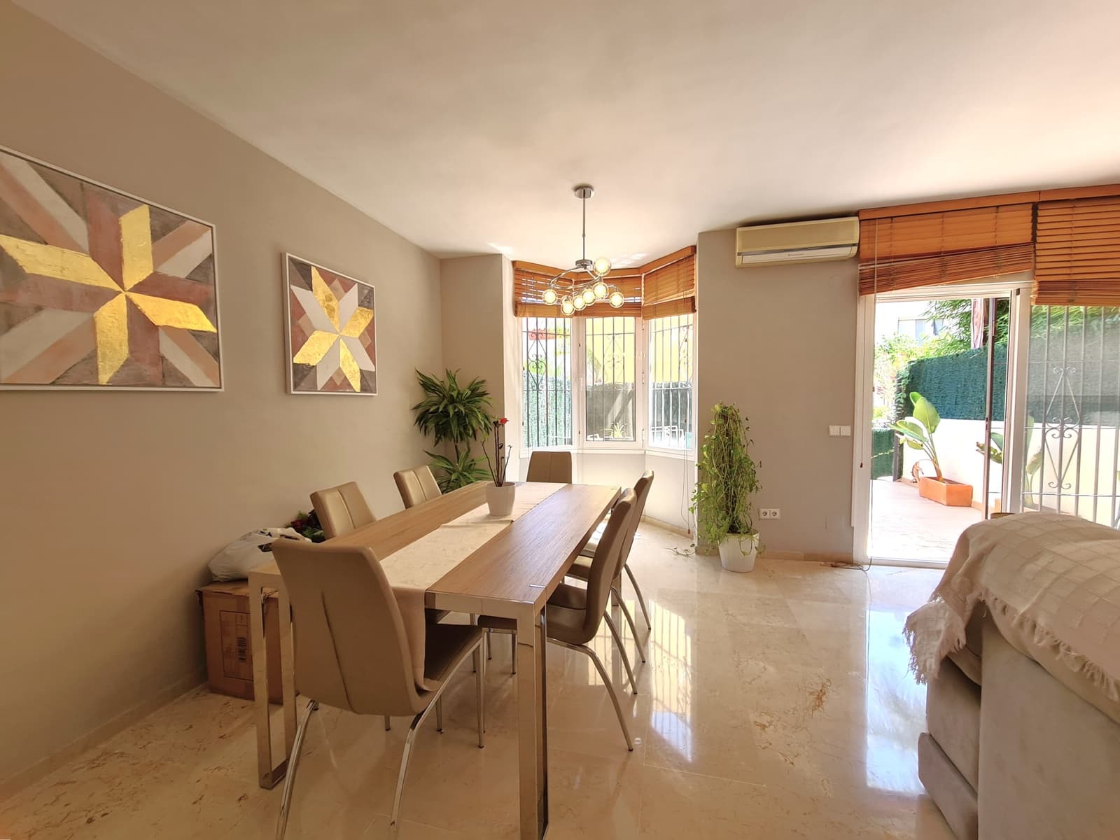 3 quarto Casa em Banda para venda em New Golden Mile com piscina garagem - 540 000 € (Ref: 9171343)