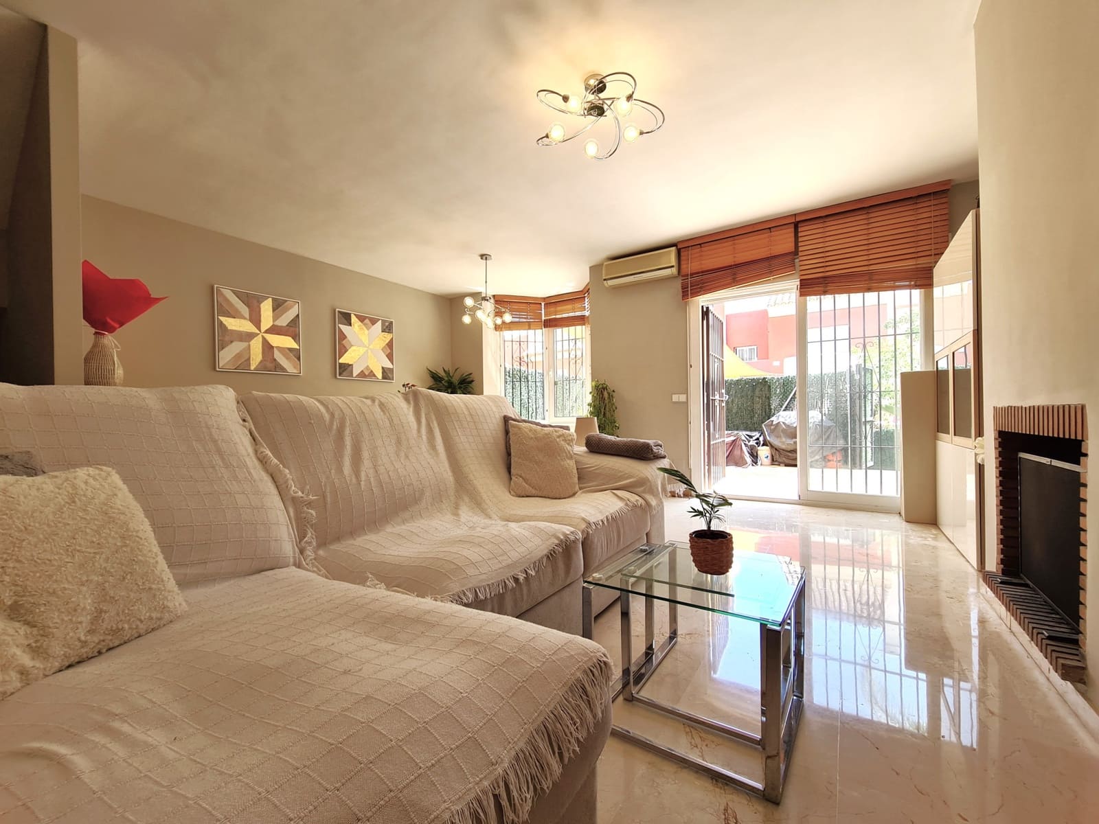 3 quarto Casa em Banda para venda em New Golden Mile com piscina garagem - 540 000 € (Ref: 9171343)