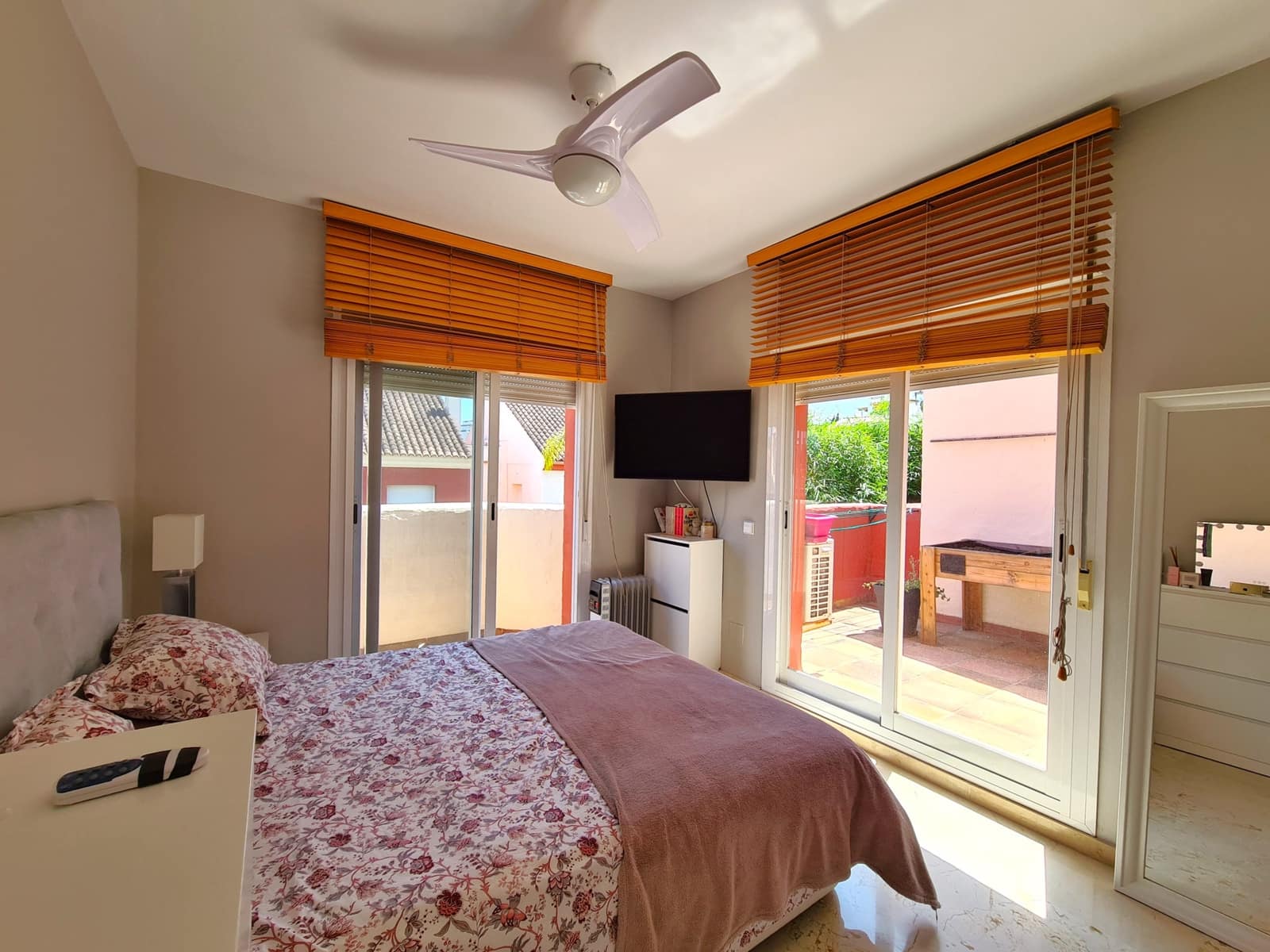 3 quarto Casa em Banda para venda em New Golden Mile com piscina garagem - 540 000 € (Ref: 9171343)