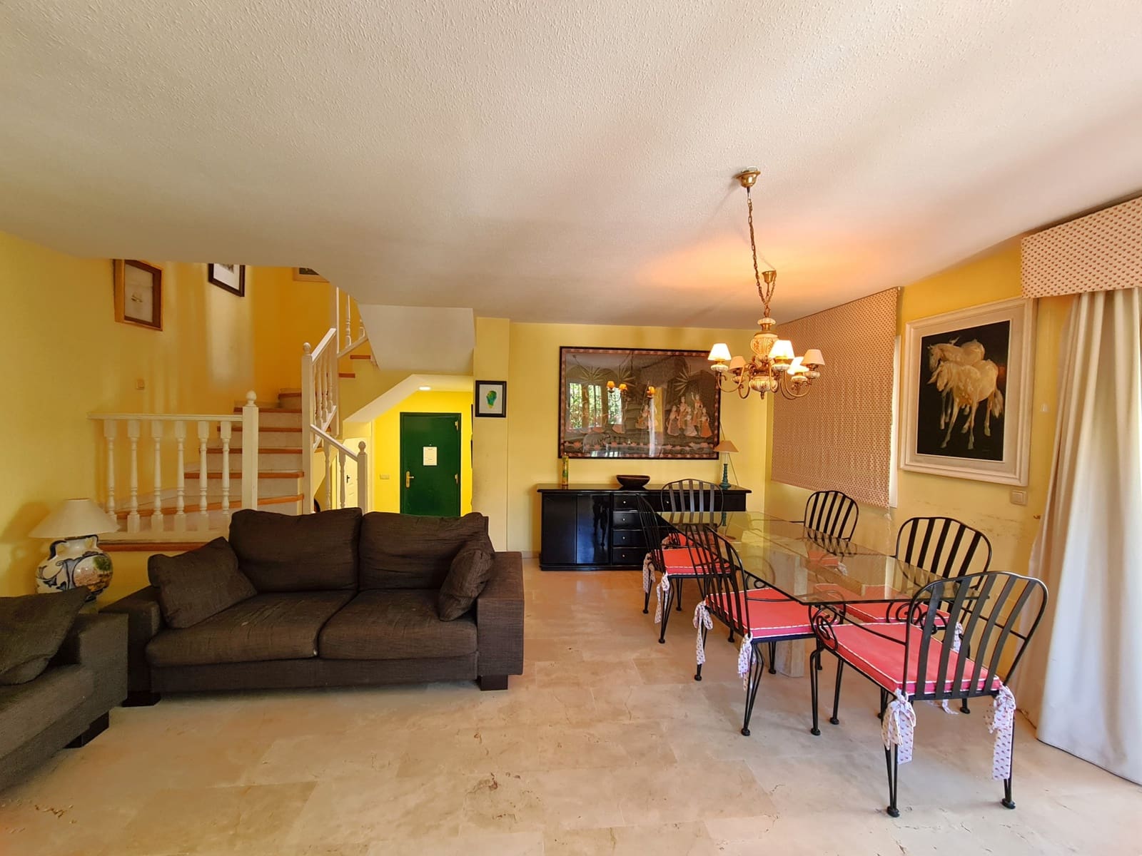 3 soveværelse Semi-Rækkehus til salg i Casares med swimmingpool - € 650.000 (Ref: 9186814)