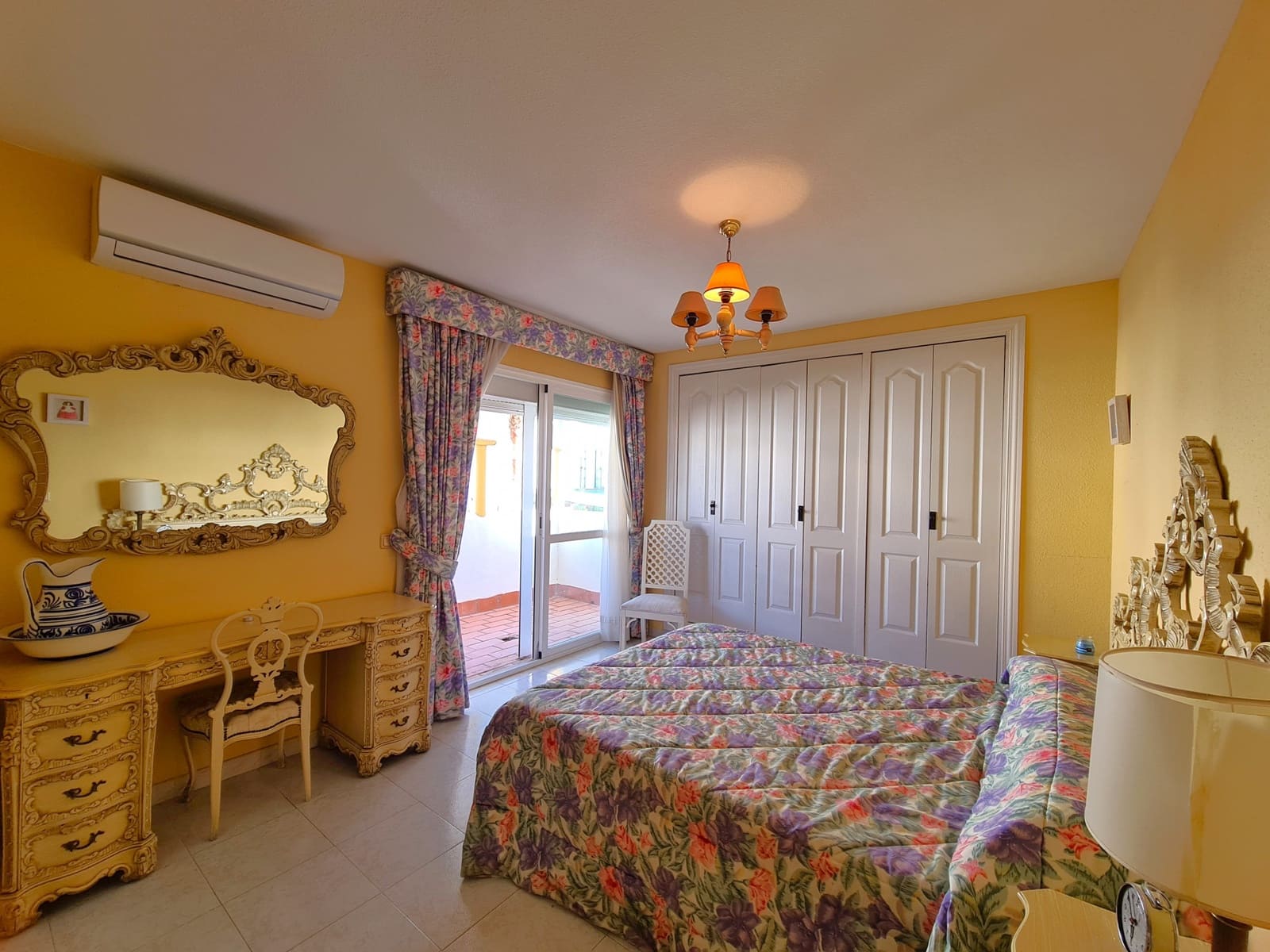 3 soveværelse Semi-Rækkehus til salg i Casares med swimmingpool - € 650.000 (Ref: 9186814)