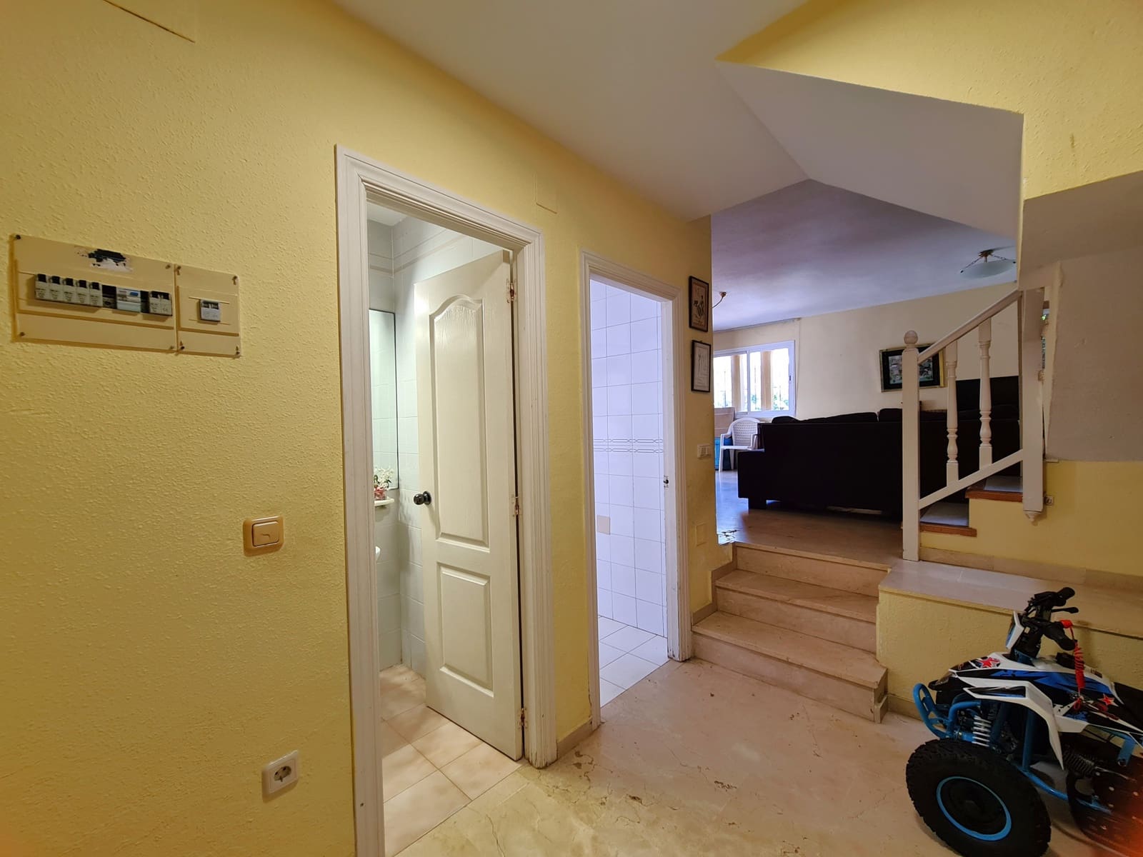 3 soveværelse Semi-Rækkehus til salg i Casares med swimmingpool - € 650.000 (Ref: 9186814)