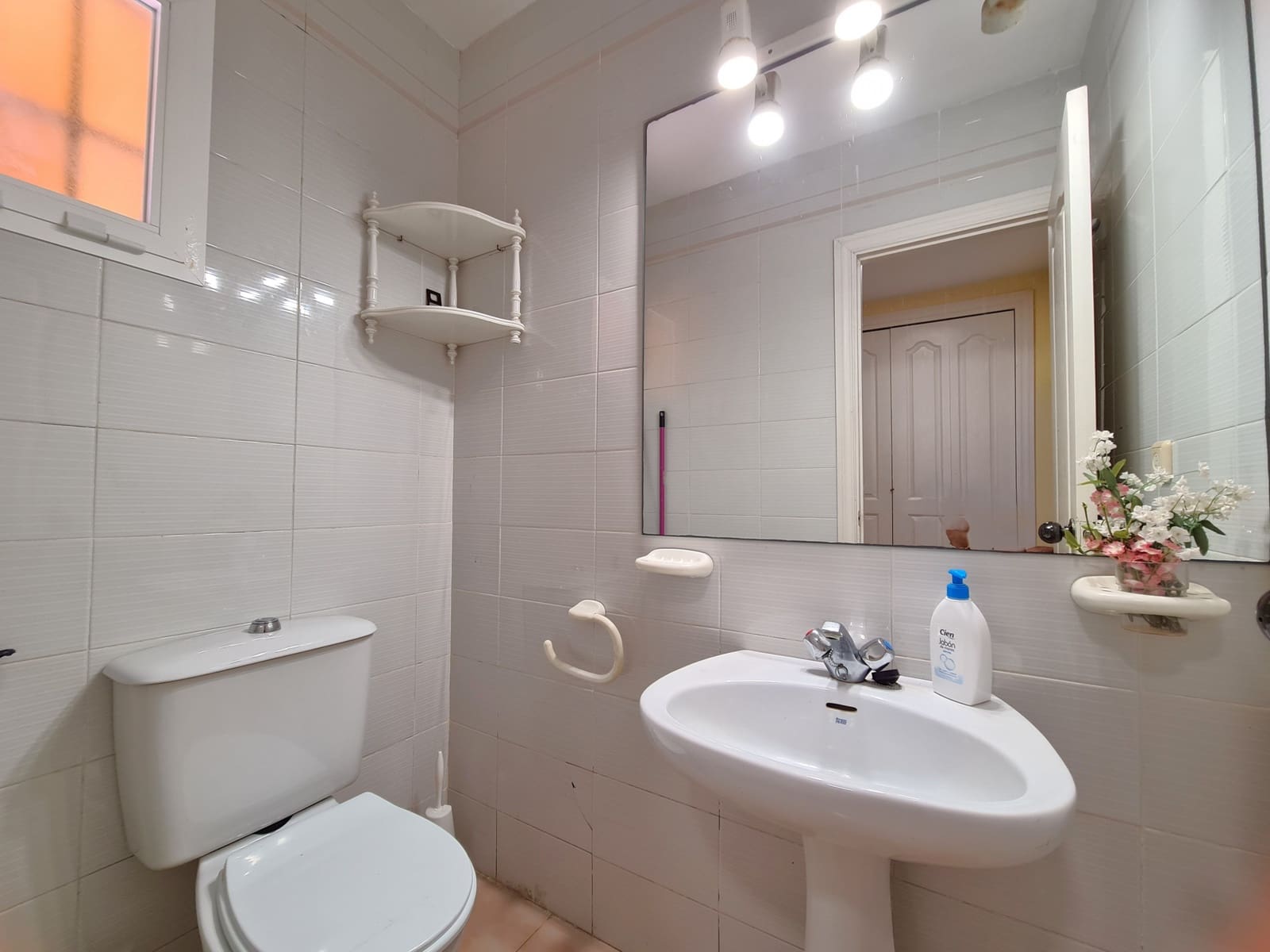 3 soveværelse Semi-Rækkehus til salg i Casares med swimmingpool - € 650.000 (Ref: 9186814)