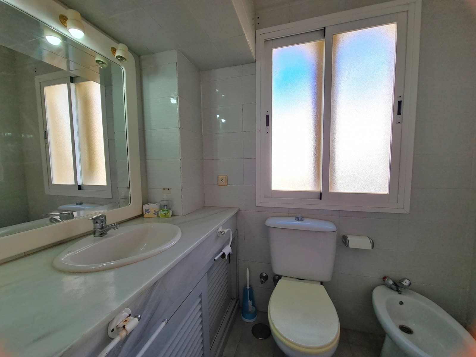 3 soveværelse Semi-Rækkehus til salg i Casares med swimmingpool - € 650.000 (Ref: 9186814)