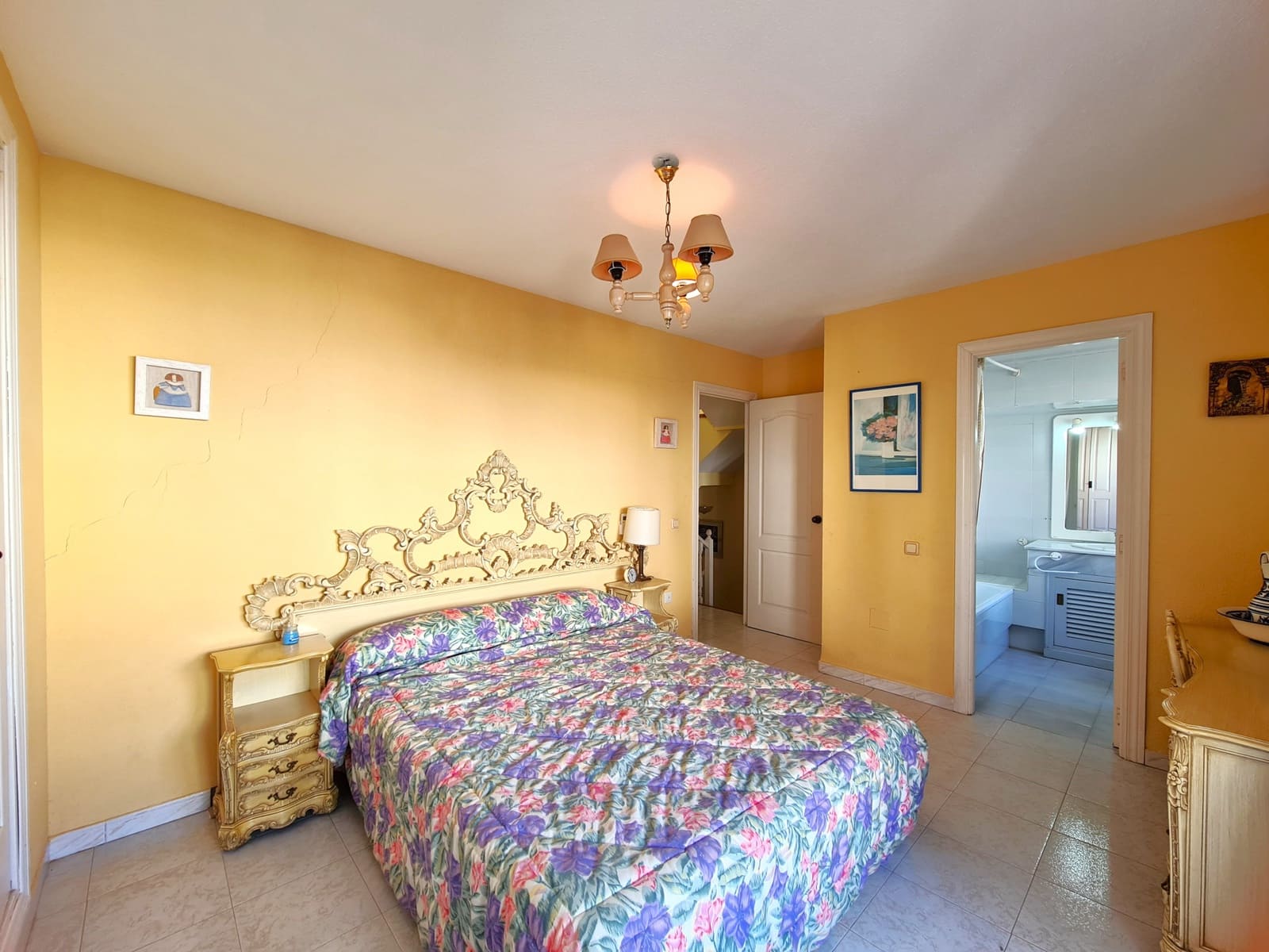 3 soveværelse Semi-Rækkehus til salg i Casares med swimmingpool - € 650.000 (Ref: 9186814)