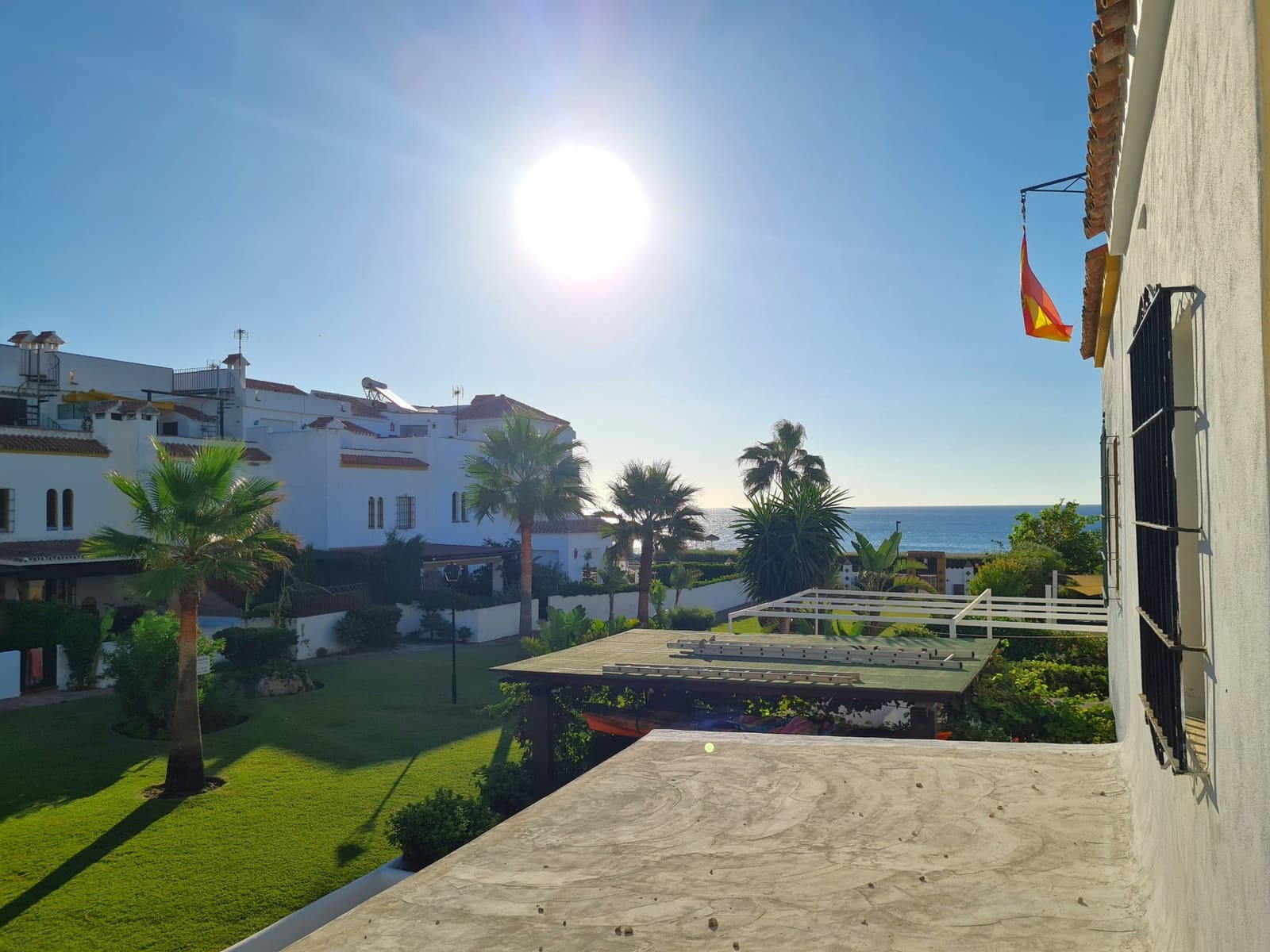 3 soveværelse Semi-Rækkehus til salg i Casares med swimmingpool - € 650.000 (Ref: 9186814)