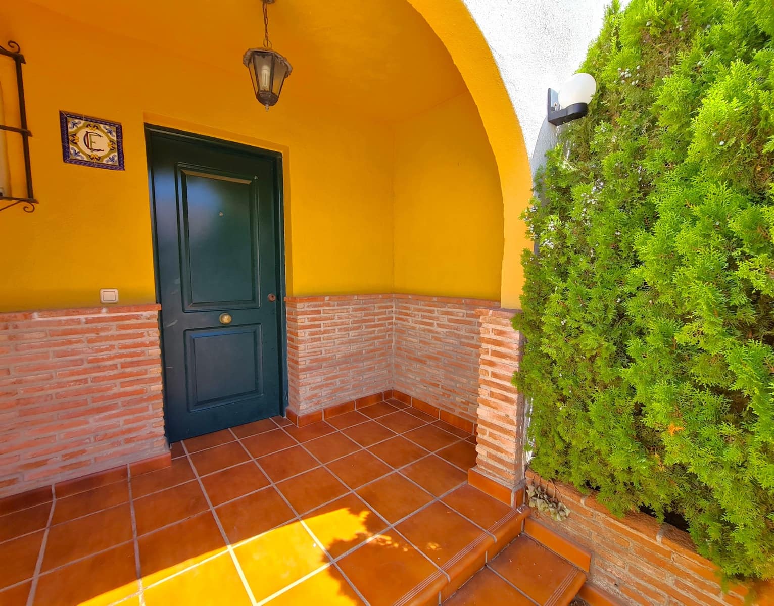 3 soveværelse Semi-Rækkehus til salg i Casares med swimmingpool - € 650.000 (Ref: 9186814)