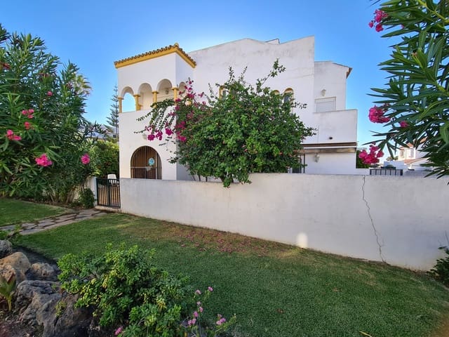 3 soveværelse Semi-Rækkehus til salg i Marina de Casares, Casares med swimmingpool - € 650.000 (Ref: 9186814)