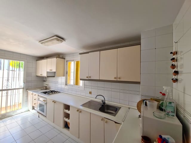 3 soveværelse Semi-Rækkehus til salg i Marina de Casares, Casares med swimmingpool - € 645.000 (Ref: 9186814)