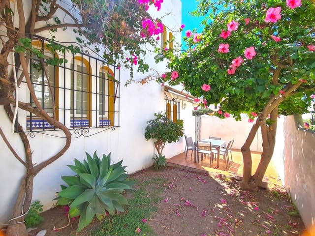 3 soveværelse Semi-Rækkehus til salg i Marina de Casares, Casares med swimmingpool - € 645.000 (Ref: 9186814)