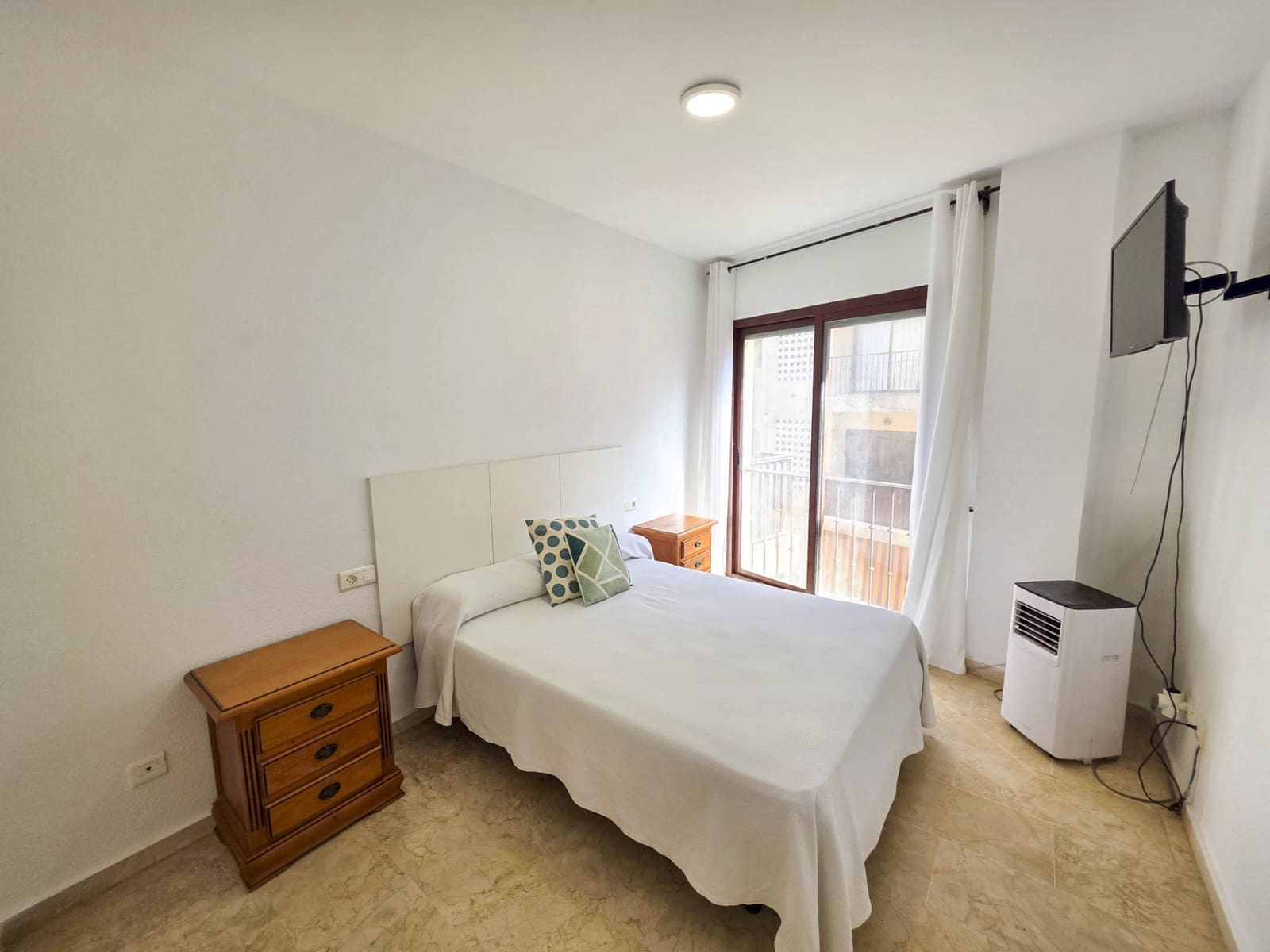 2 bedroom Apartment for sale in San Luis de Sabinillas with pool - € 254,500 (Ref: 9200399)