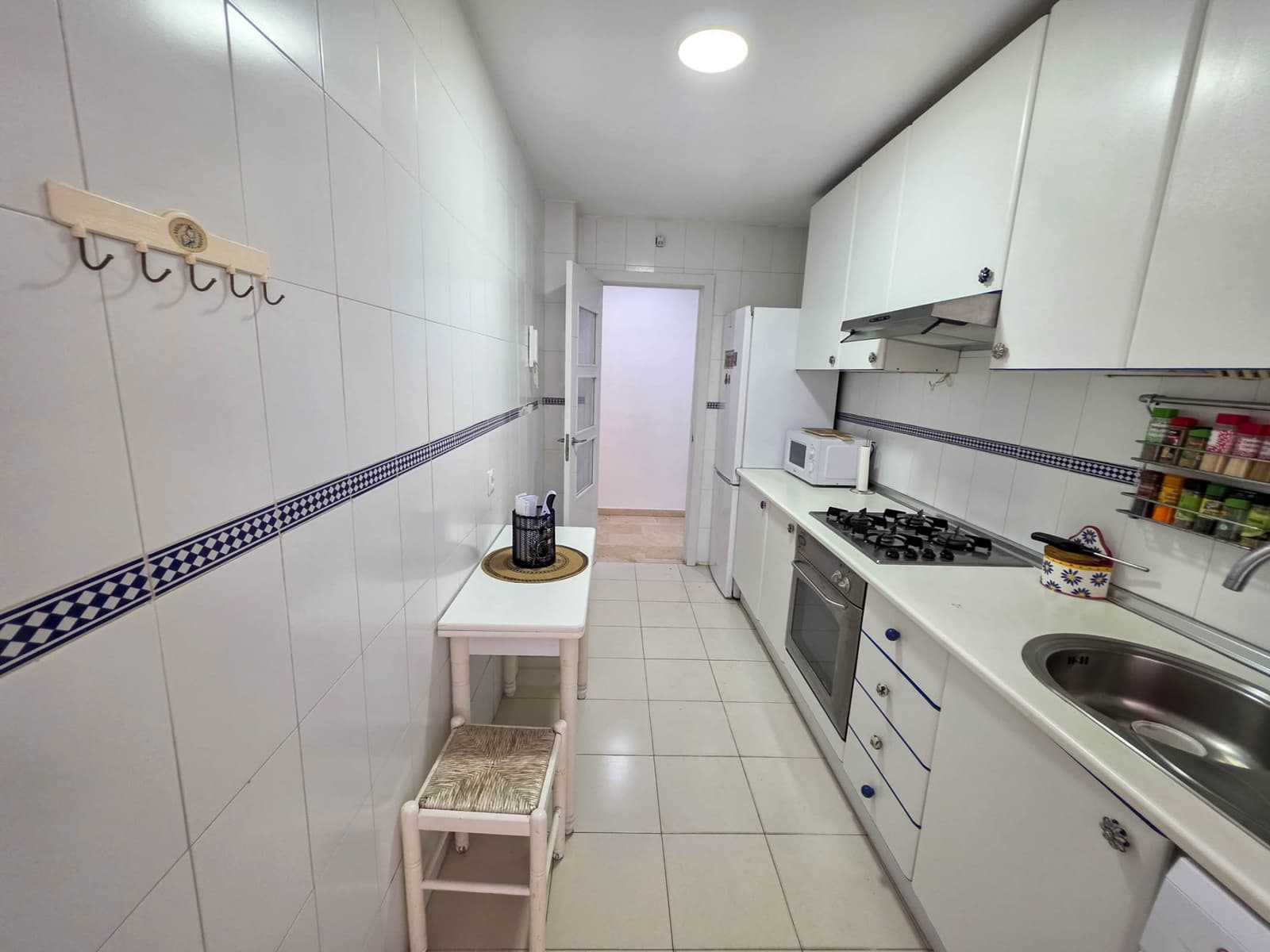 2 bedroom Apartment for sale in San Luis de Sabinillas with pool - € 254,500 (Ref: 9200399)