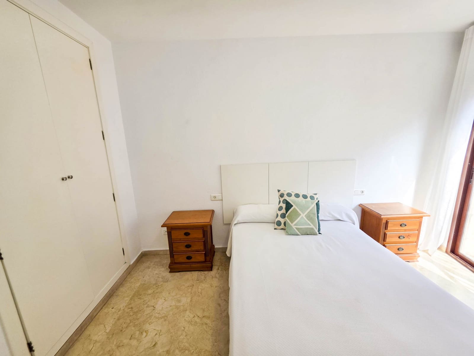 2 bedroom Apartment for sale in San Luis de Sabinillas with pool - € 254,500 (Ref: 9200399)