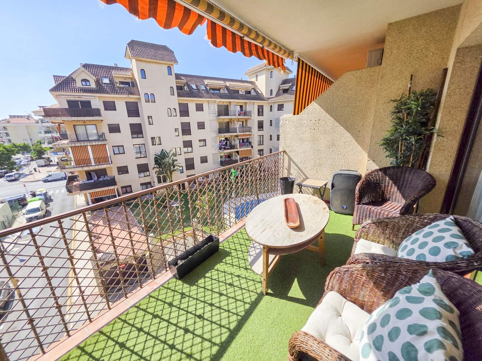2 bedroom Apartment for sale in San Luis de Sabinillas with pool - € 254,500 (Ref: 9200399)