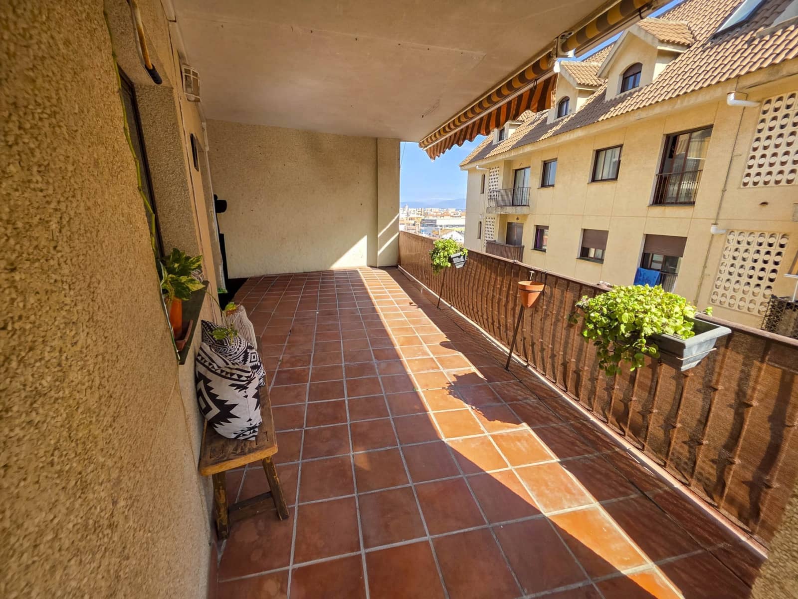 2 bedroom Apartment for sale in San Luis de Sabinillas with pool - € 254,500 (Ref: 9200399)