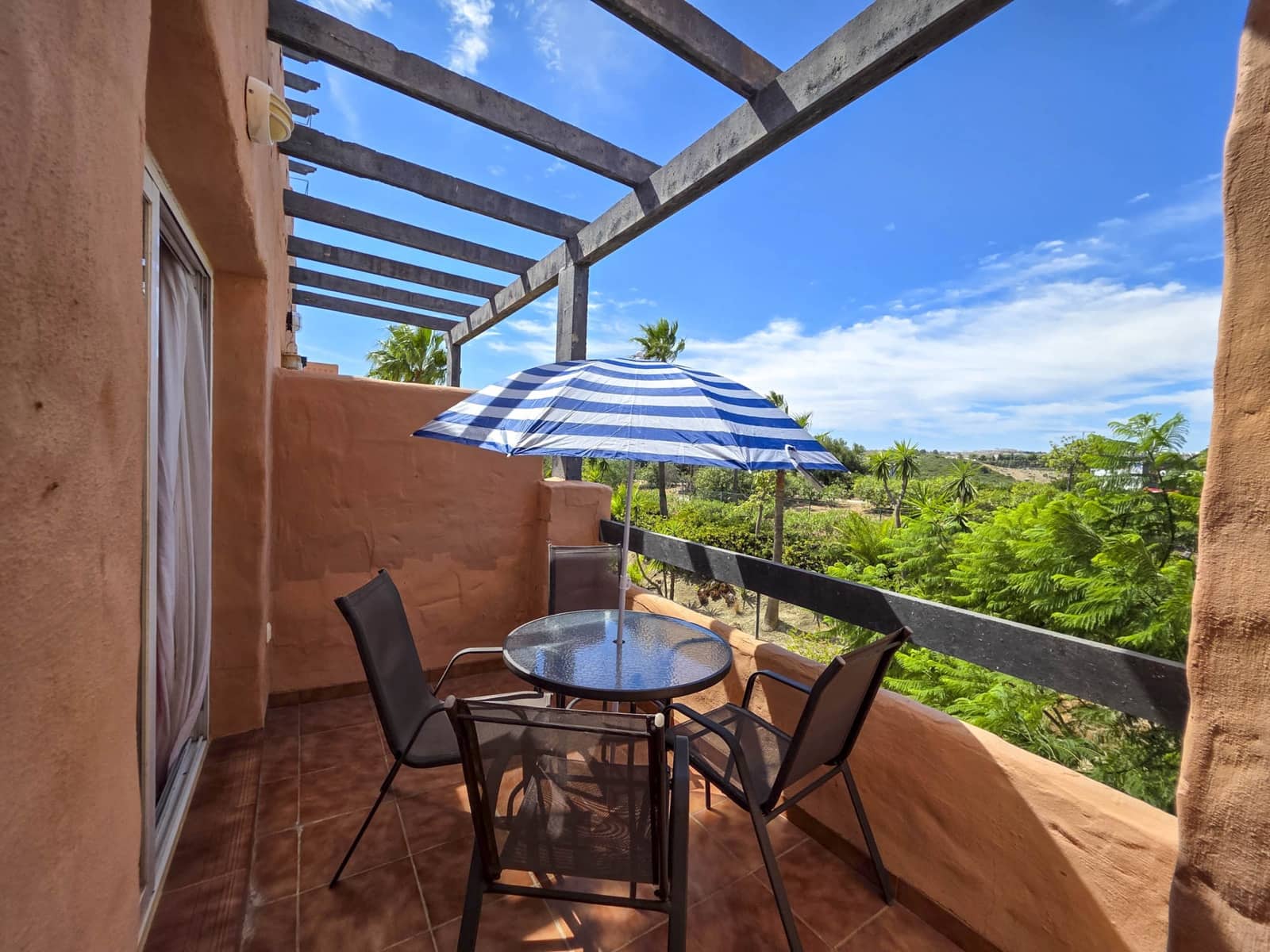 2 soveværelse Penthouse til salg i Casares med swimmingpool garage - € 270.000 (Ref: 9202365)