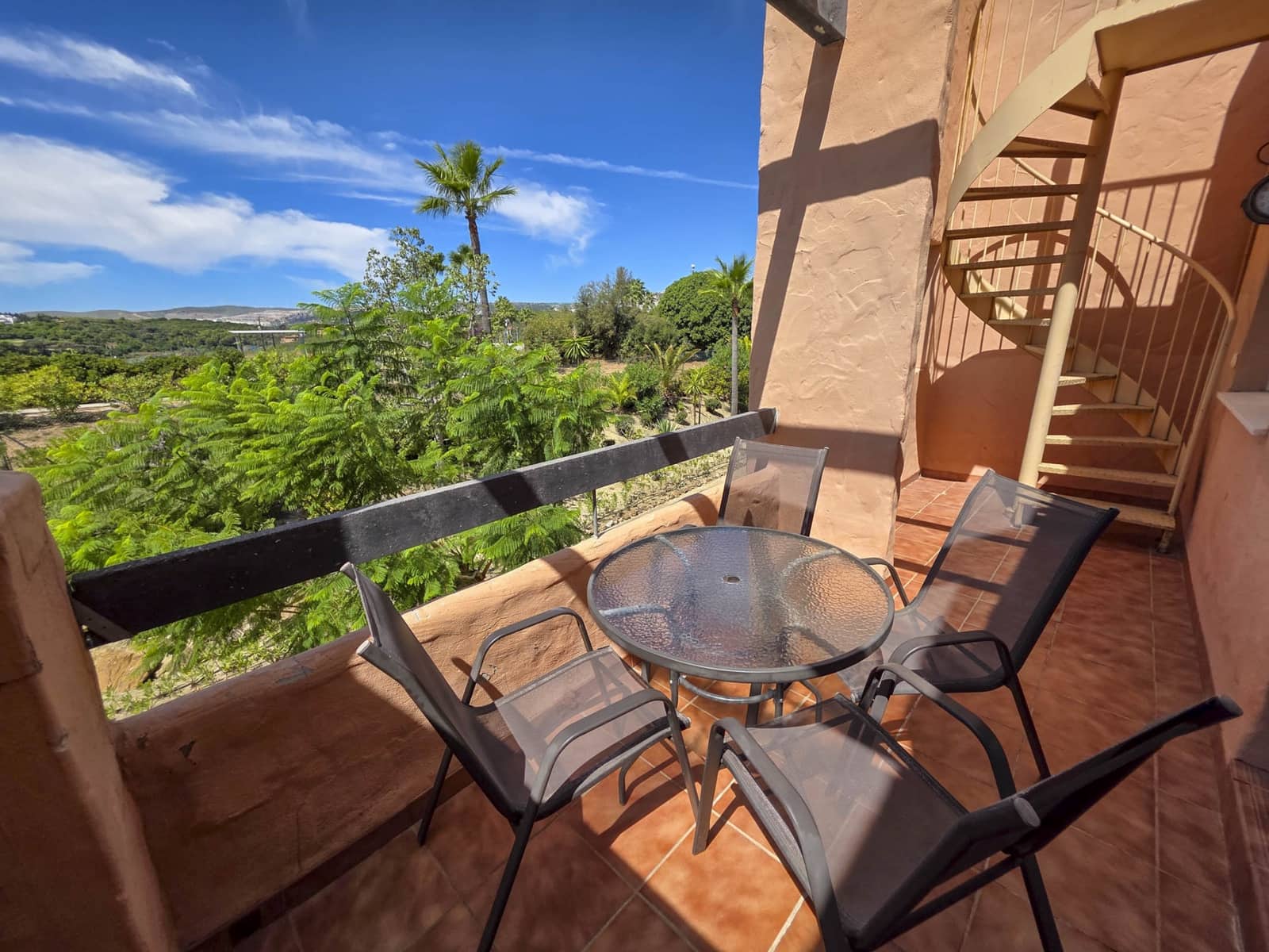 2 soveværelse Penthouse til salg i Casares med swimmingpool garage - € 270.000 (Ref: 9202365)