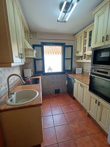 3 soveværelse Byhus til salg i San Roque - € 244.000 (Ref: 9217285)