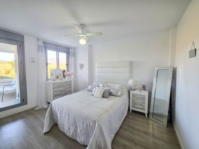 2 soveværelse Lejlighed til salg i Buenas Noches, Estepona med garage - € 395.000 (Ref: 9232528)