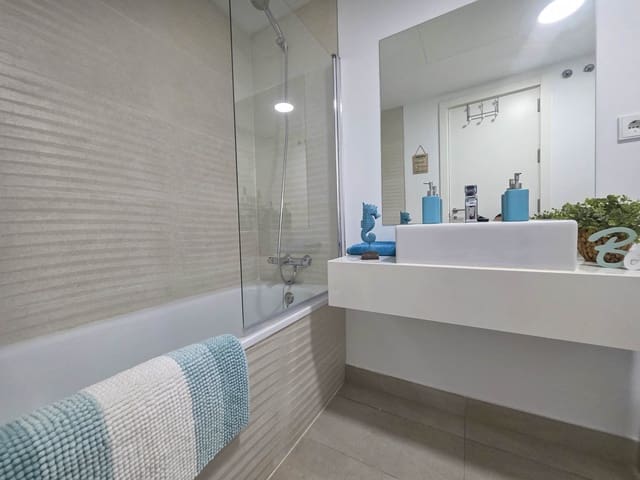 2 soveværelse Lejlighed til salg i Buenas Noches, Estepona med garage - € 395.000 (Ref: 9232528)