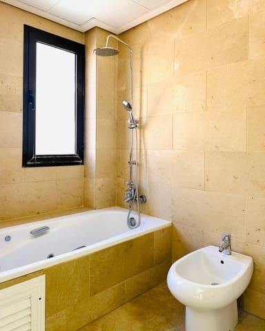 3 slaapkamer Penthouse te koop in Manilva met zwembad garage - € 515.000 (Ref: 9236391)