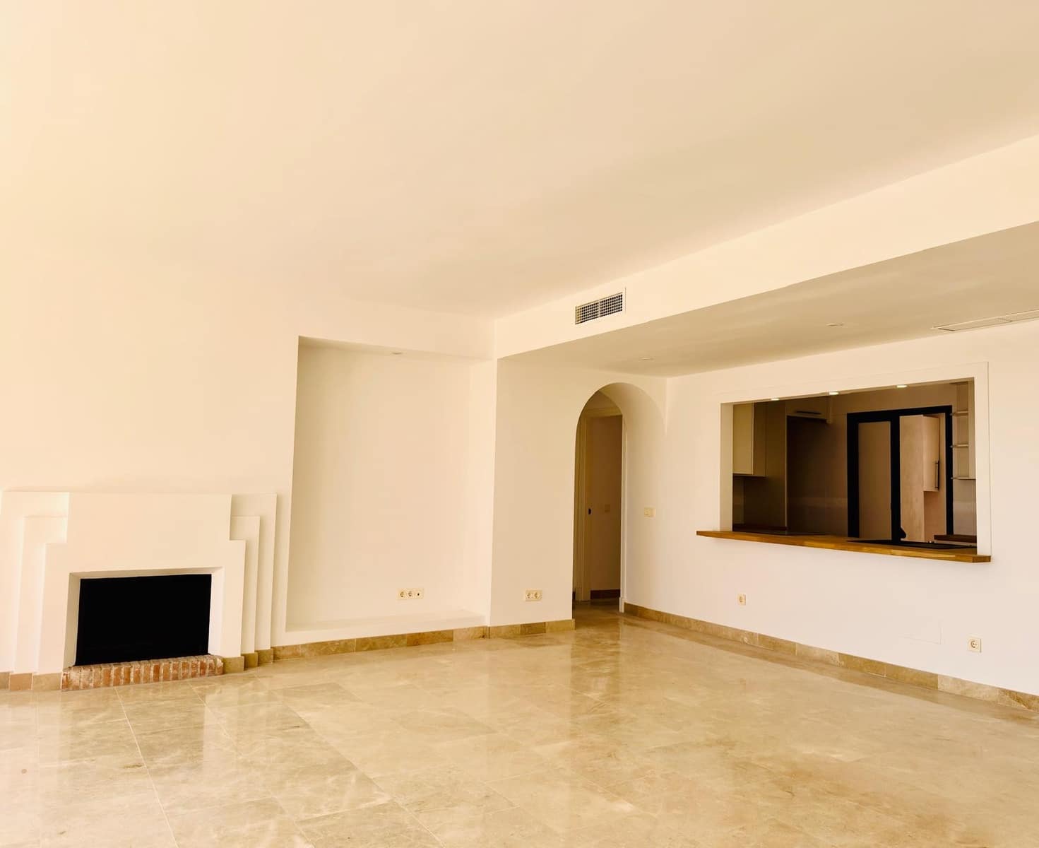 3 soveværelse Penthouse til salg i Manilva med swimmingpool garage - € 515.000 (Ref: 9236391)