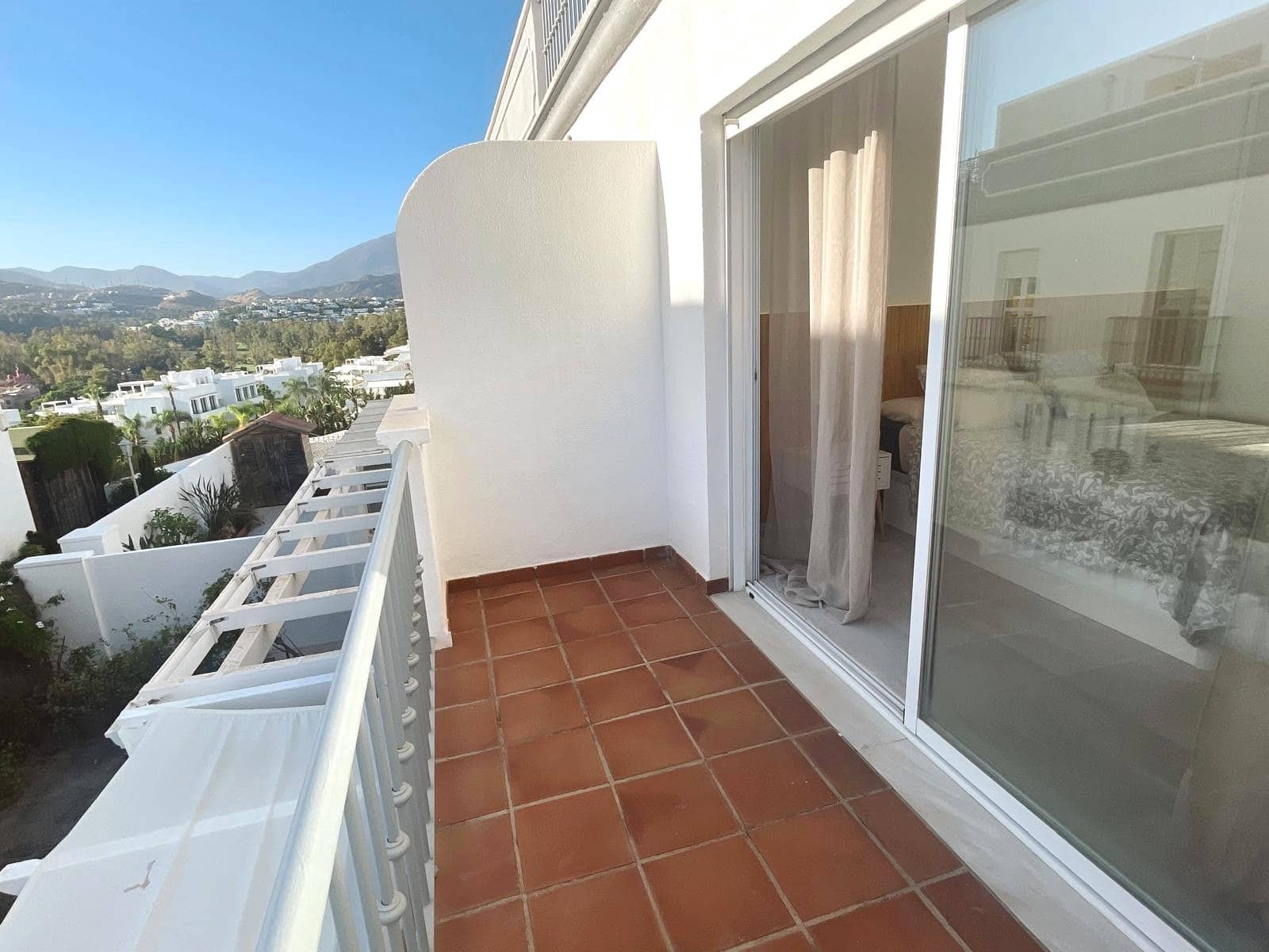3 soverom Hus til salgs i Estepona med svømmebasseng garasje - € 665 000 (Ref: 9236392)