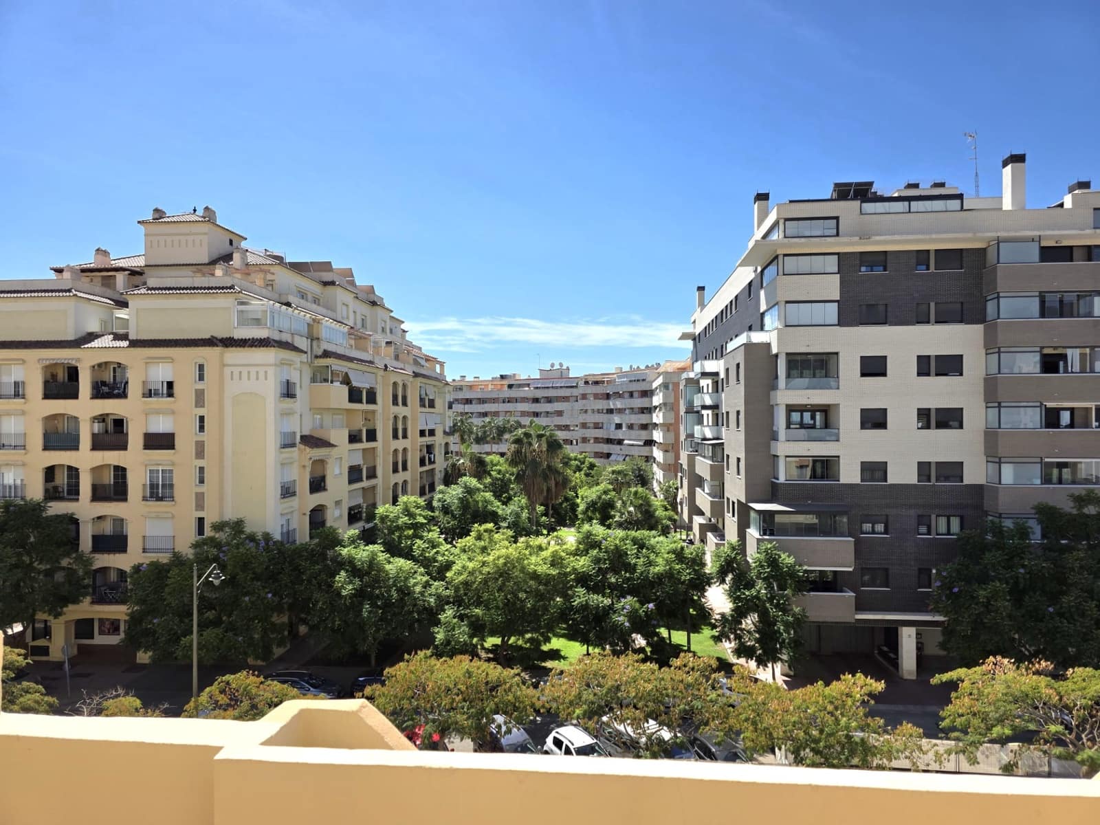 3 chambre Appartement à vendre à Estepona avec piscine garage - 475 000 € (Ref: 9239828)