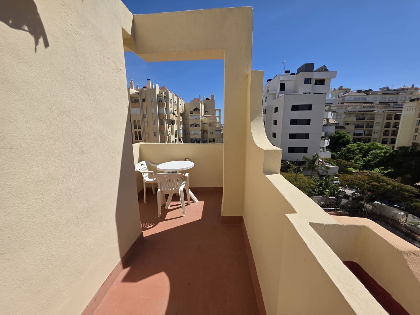 3 chambre Appartement à vendre à Estepona avec piscine garage - 475 000 € (Ref: 9239828)