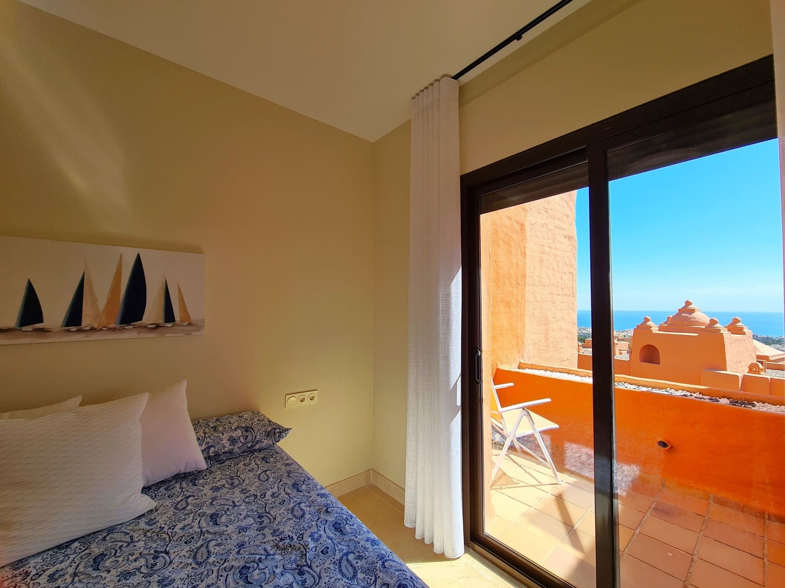 2 sovrum Lägenhet till salu i Manilva med pool garage - 329 000 € (Ref: 9242849)