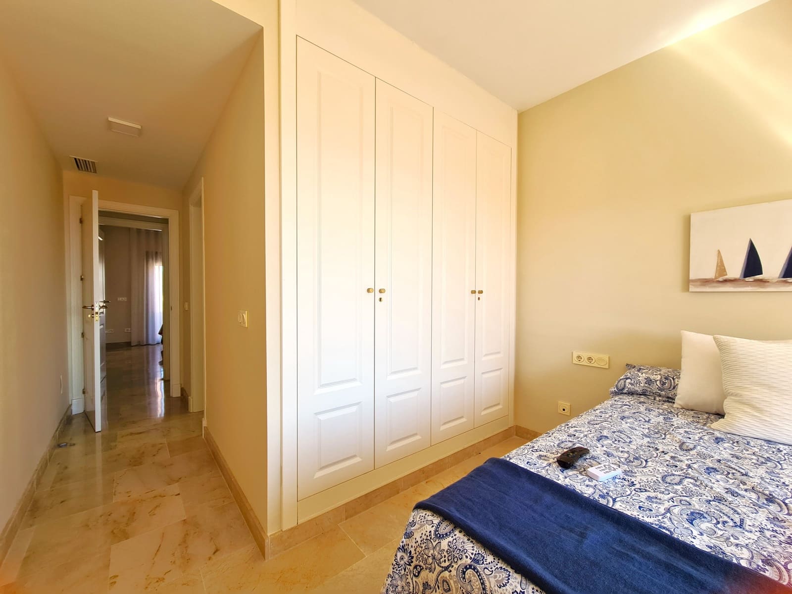 2 sovrum Lägenhet till salu i Manilva med pool garage - 329 000 € (Ref: 9242849)