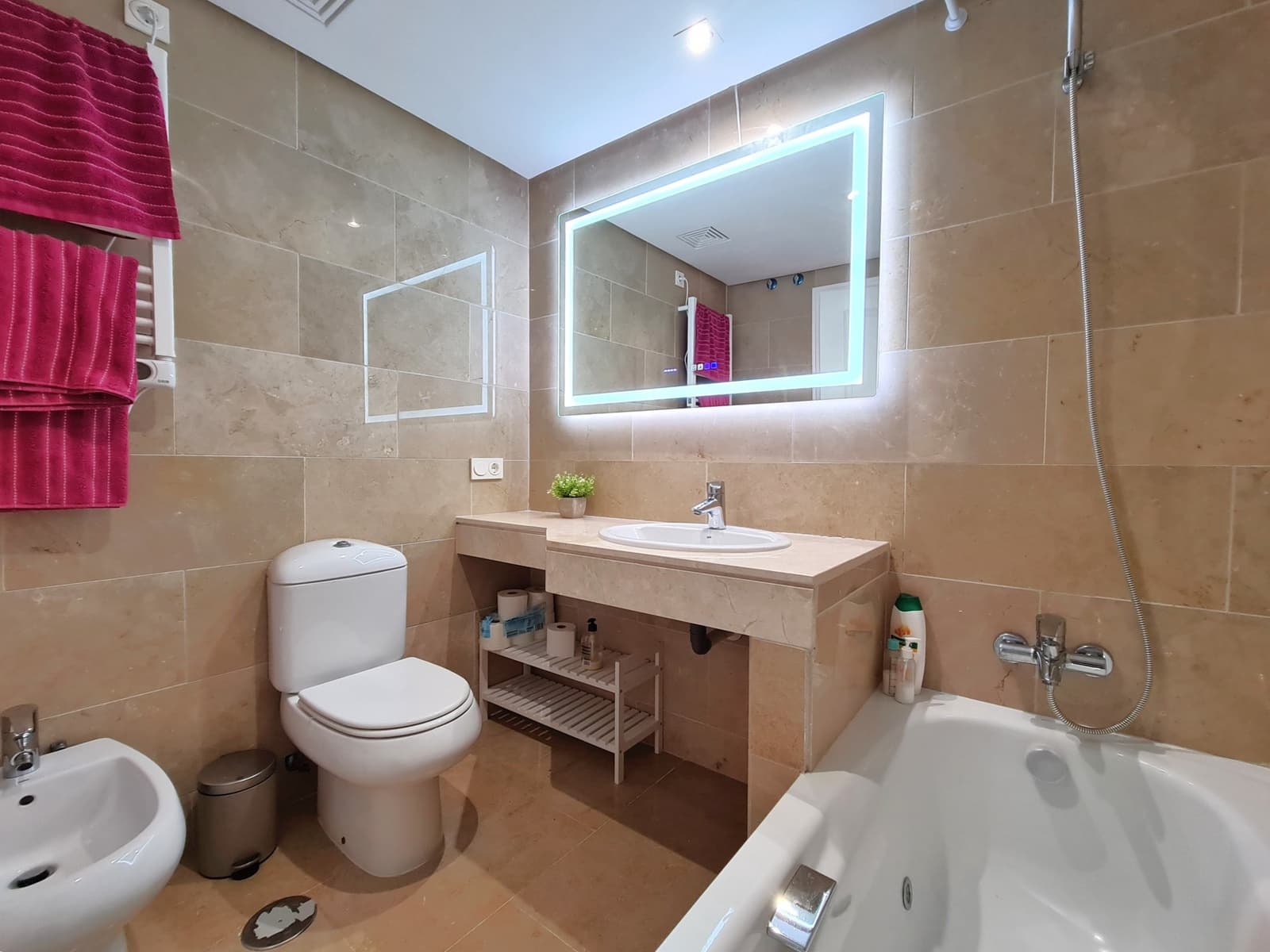 2 sovrum Lägenhet till salu i Manilva med pool garage - 329 000 € (Ref: 9242849)