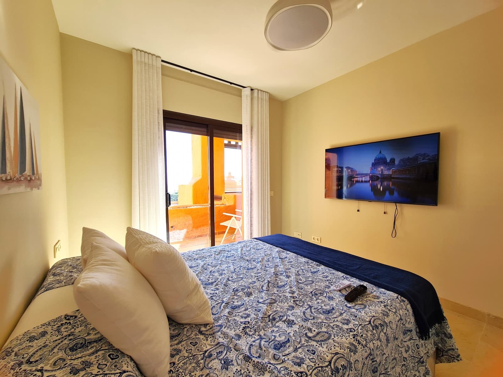 2 sovrum Lägenhet till salu i Manilva med pool garage - 329 000 € (Ref: 9242849)