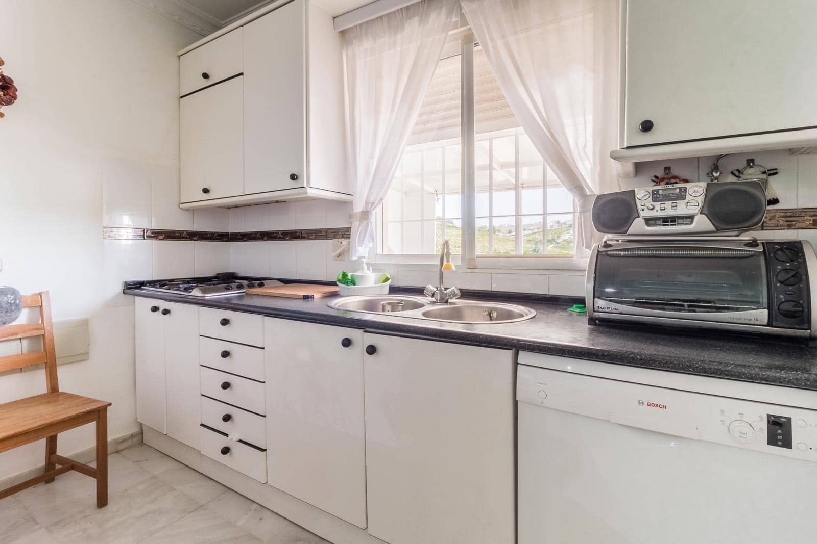 3 soveværelse Finca/Landehus til salg i Manilva med swimmingpool garage - € 395.000 (Ref: 9242850)