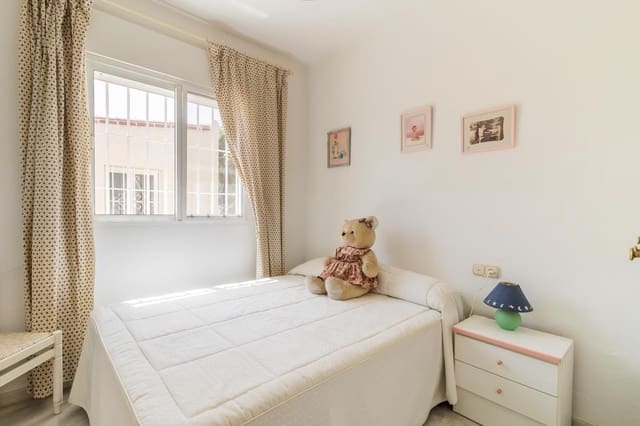 3 soveværelse Finca/Landehus til salg i Manilva med swimmingpool garage - € 395.000 (Ref: 9242850)