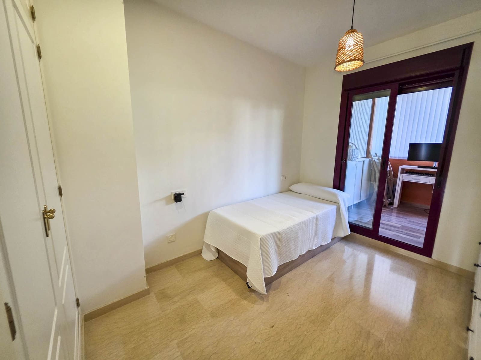 3 sypialnia Apartament na sprzedaż w La Duquesa / Puerto de la Duquesa z basenem garażem - 480 000 € (Ref: 9248159)