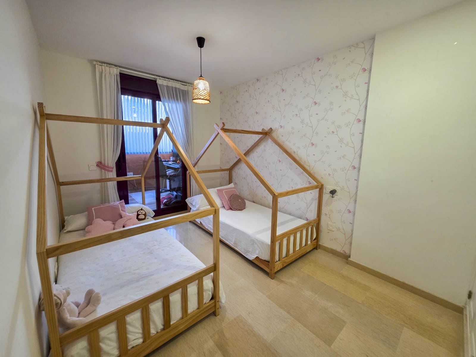 3 sypialnia Apartament na sprzedaż w La Duquesa / Puerto de la Duquesa z basenem garażem - 480 000 € (Ref: 9248159)