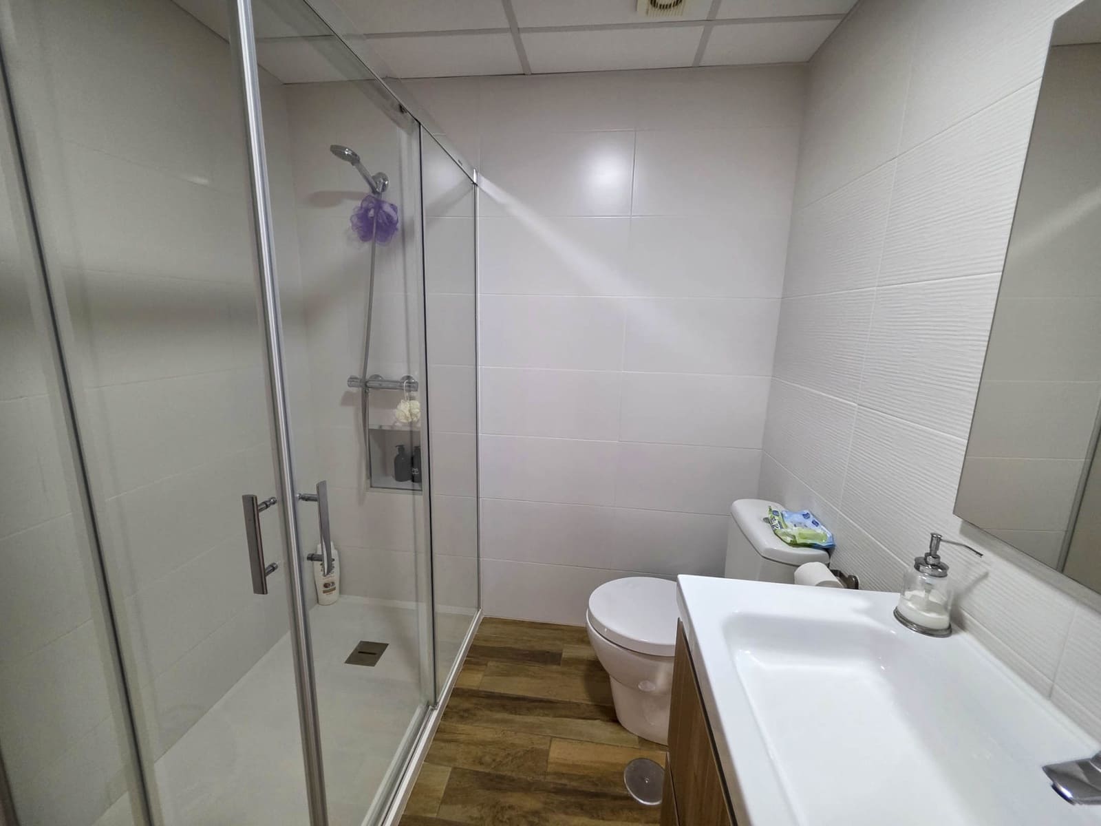 3 sypialnia Apartament na sprzedaż w La Duquesa / Puerto de la Duquesa z basenem garażem - 480 000 € (Ref: 9248159)