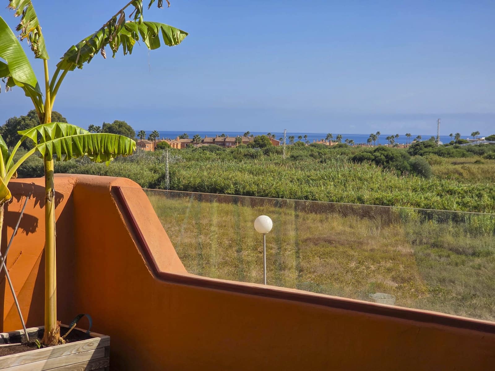 3 sypialnia Apartament na sprzedaż w La Duquesa / Puerto de la Duquesa z basenem garażem - 480 000 € (Ref: 9248159)