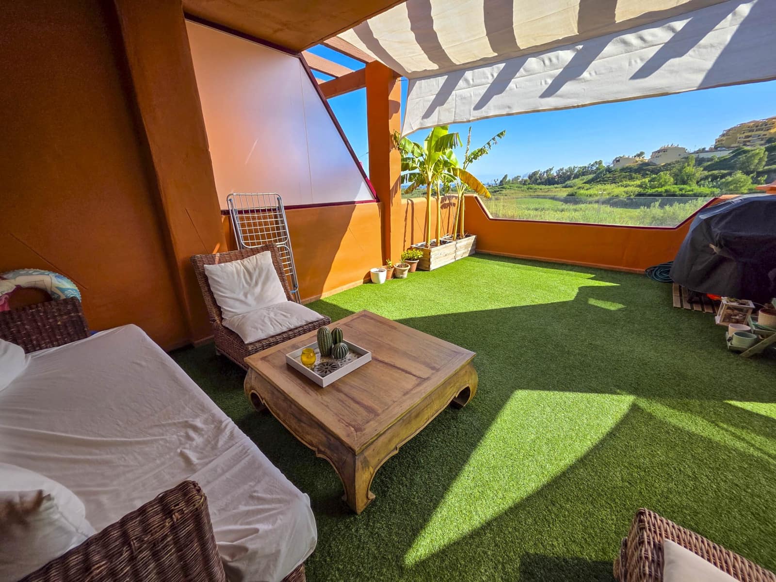 3 sypialnia Apartament na sprzedaż w La Duquesa / Puerto de la Duquesa z basenem garażem - 480 000 € (Ref: 9248159)