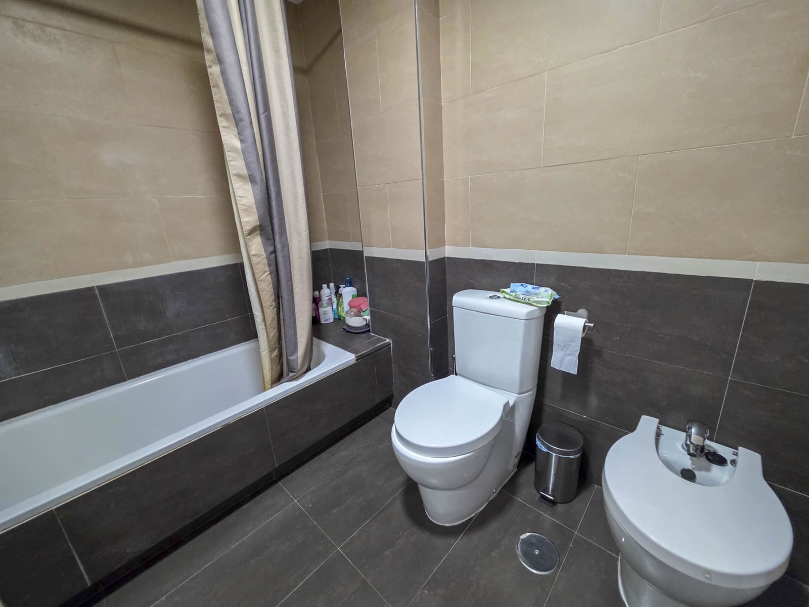 3 sypialnia Apartament na sprzedaż w La Duquesa / Puerto de la Duquesa z basenem garażem - 480 000 € (Ref: 9248159)