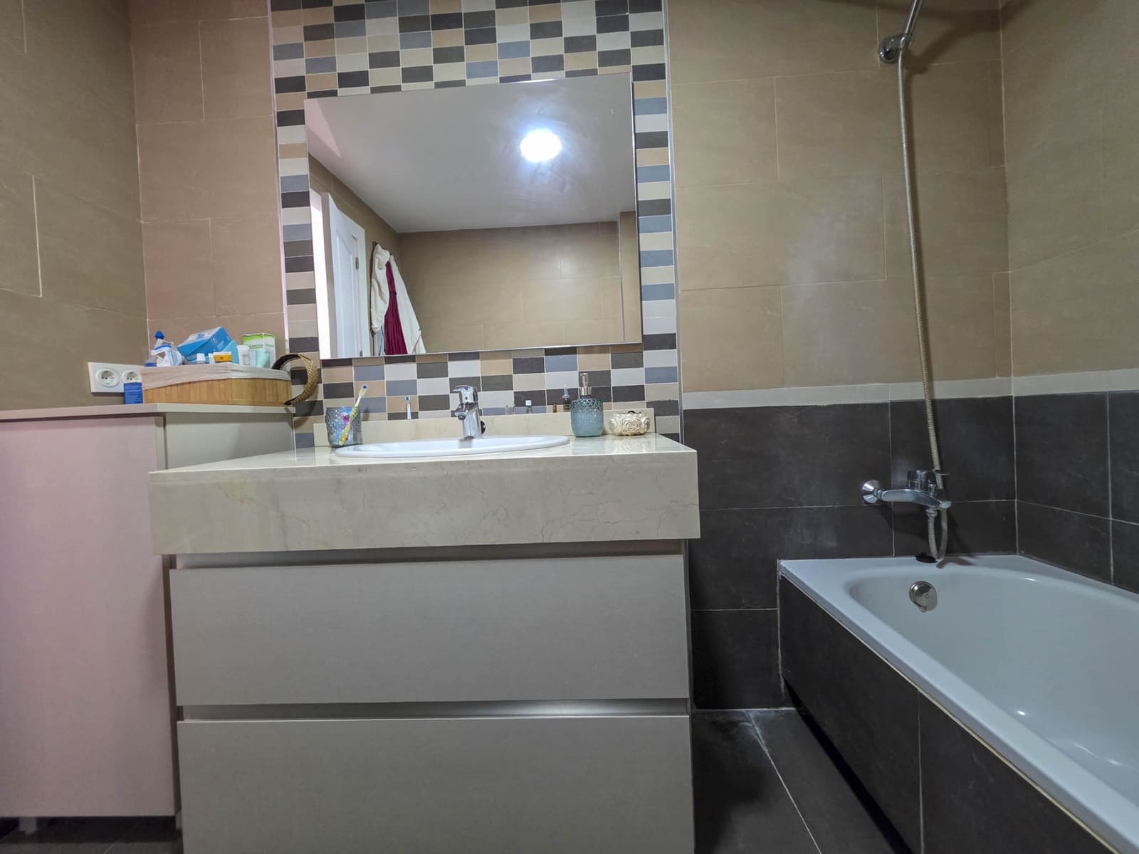 3 sypialnia Apartament na sprzedaż w La Duquesa / Puerto de la Duquesa z basenem garażem - 480 000 € (Ref: 9248159)