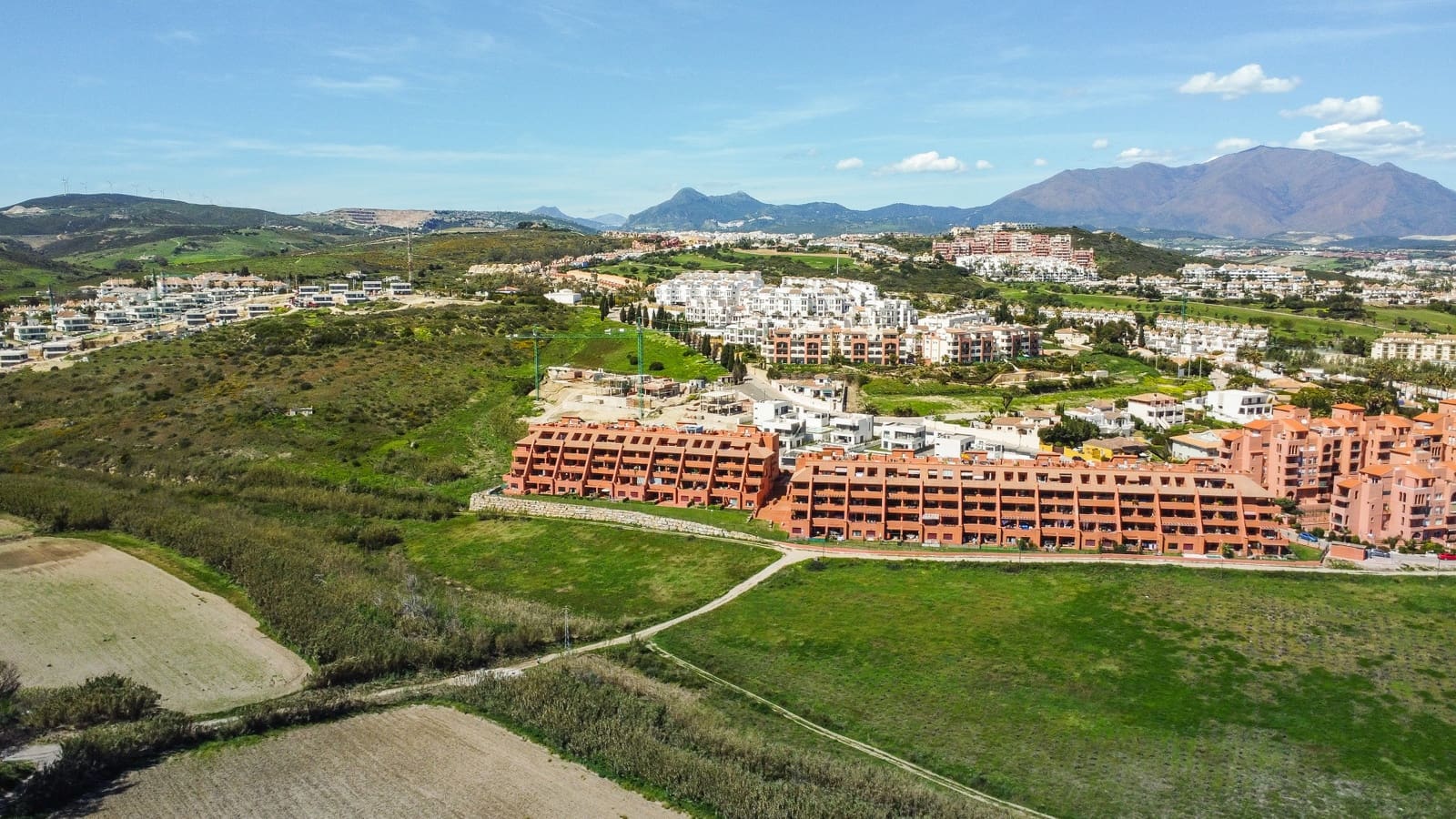 3 sypialnia Apartament na sprzedaż w La Duquesa / Puerto de la Duquesa z basenem garażem - 480 000 € (Ref: 9248159)