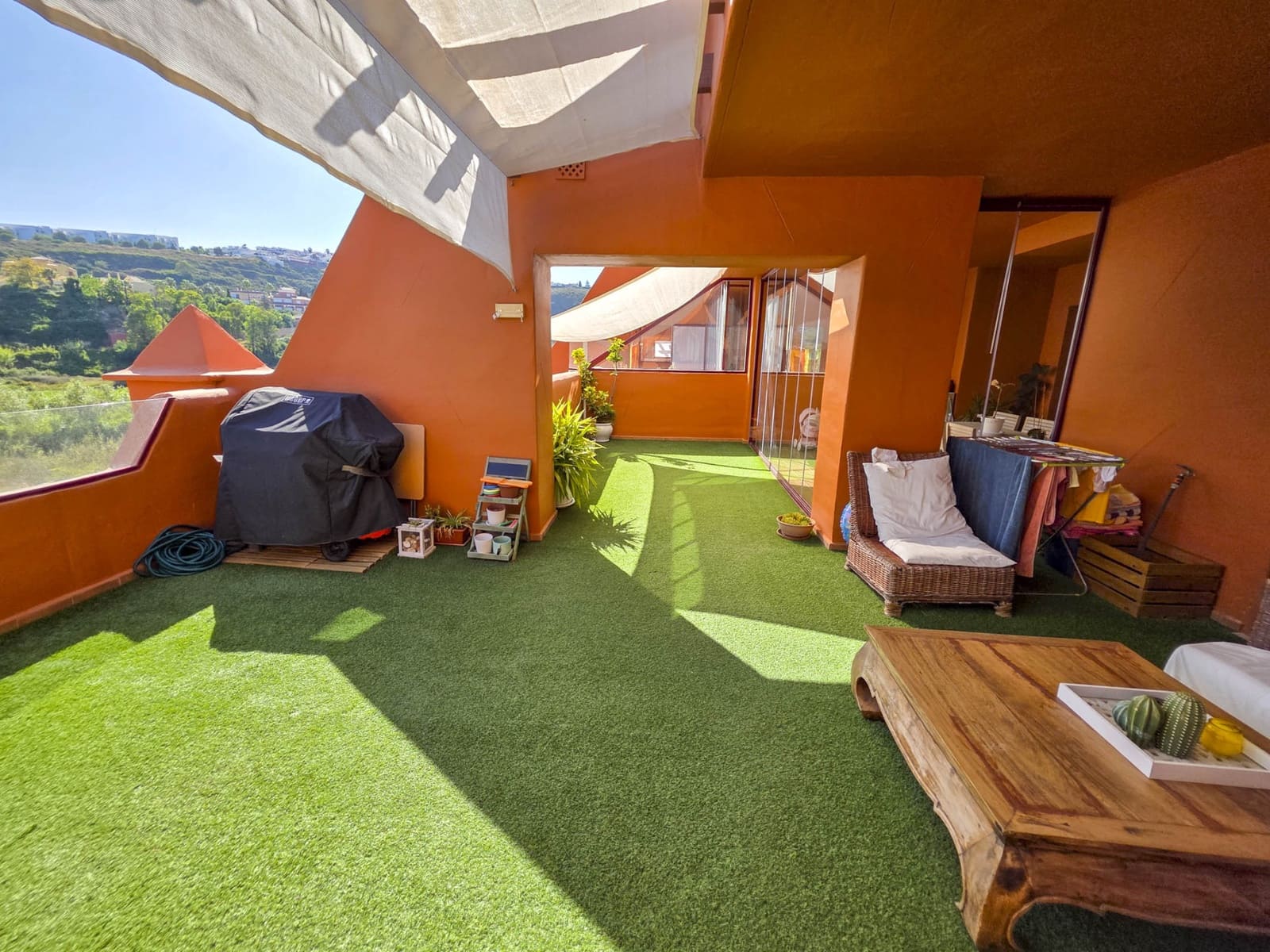 3 sypialnia Apartament na sprzedaż w La Duquesa / Puerto de la Duquesa z basenem garażem - 480 000 € (Ref: 9248159)