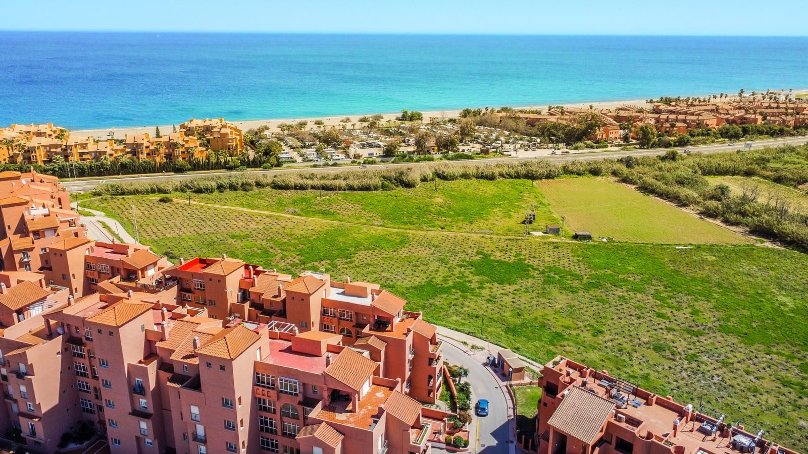 3 sypialnia Apartament na sprzedaż w La Duquesa / Puerto de la Duquesa z basenem garażem - 480 000 € (Ref: 9248159)